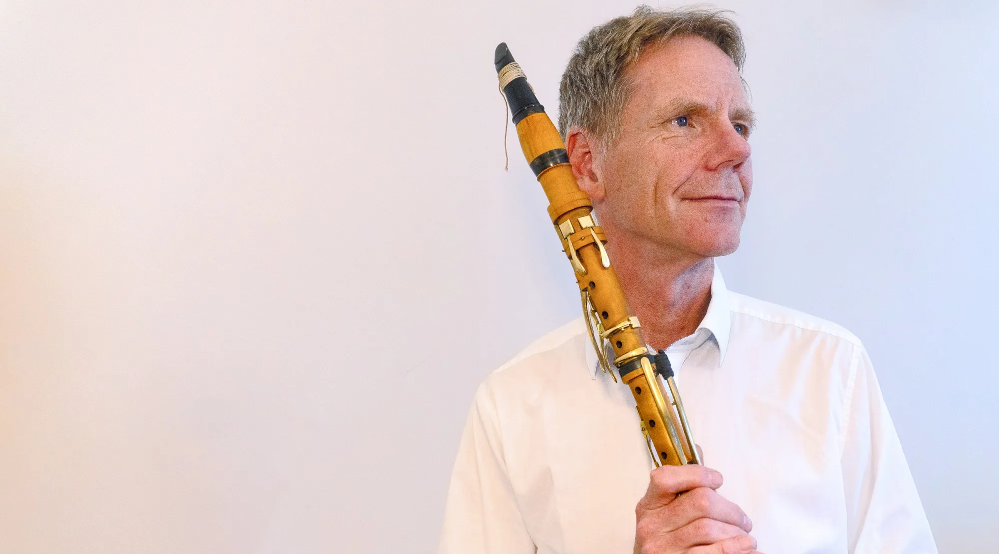 Daniel Beyer mit einer historischen Klarinette